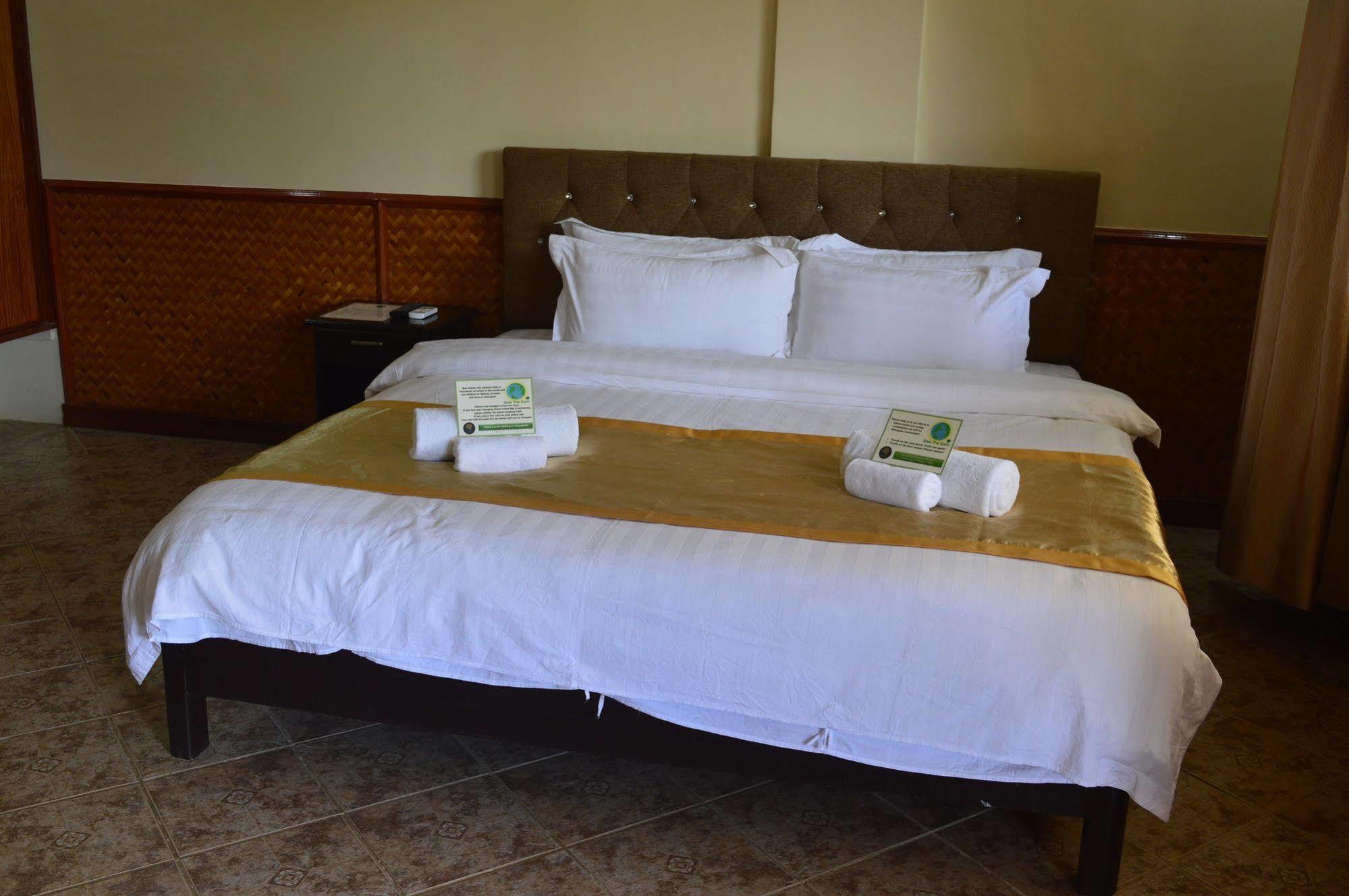 Palawan Seaview Resort Puerto Princesa Ngoại thất bức ảnh