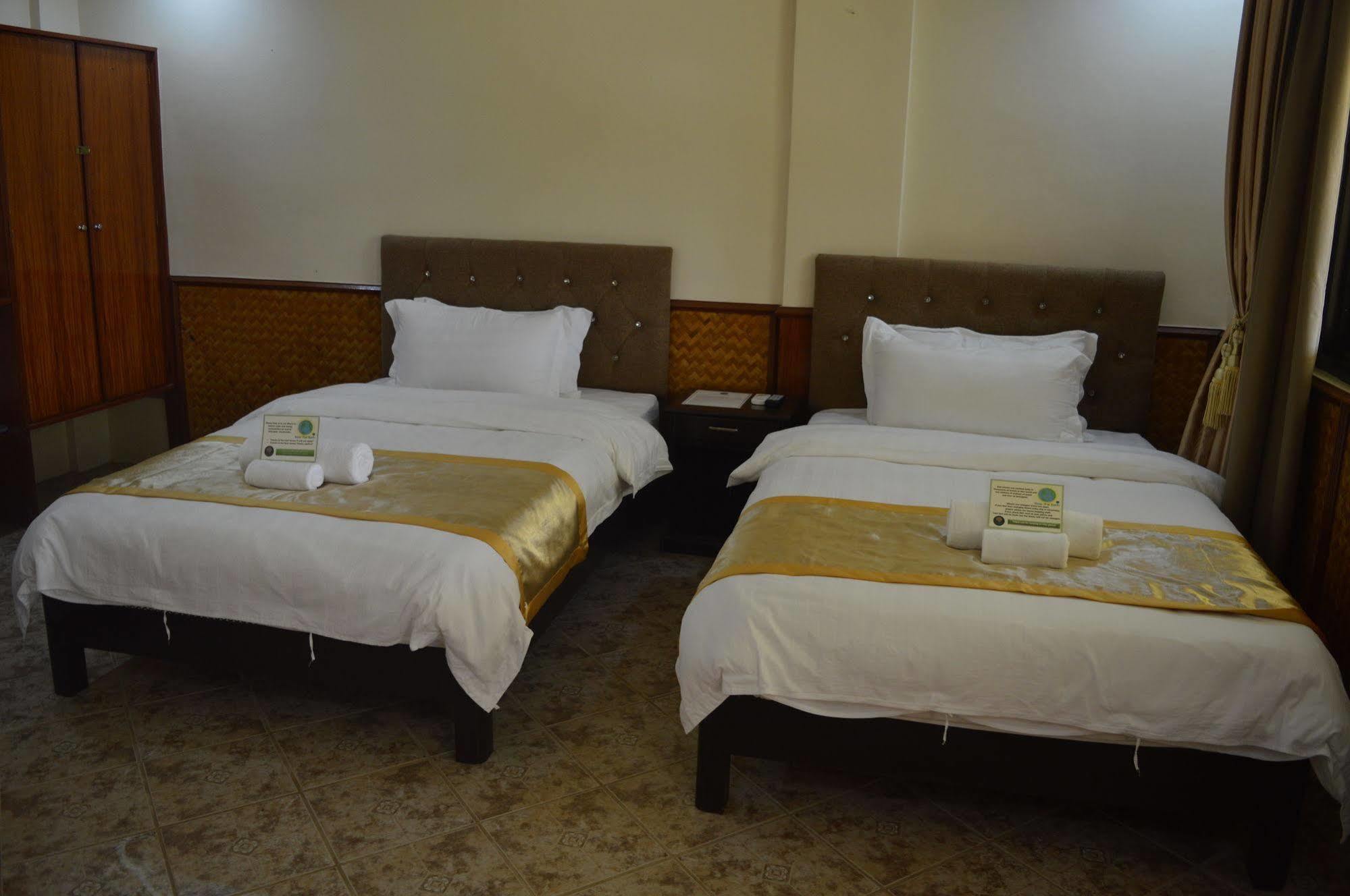 Palawan Seaview Resort Puerto Princesa Ngoại thất bức ảnh