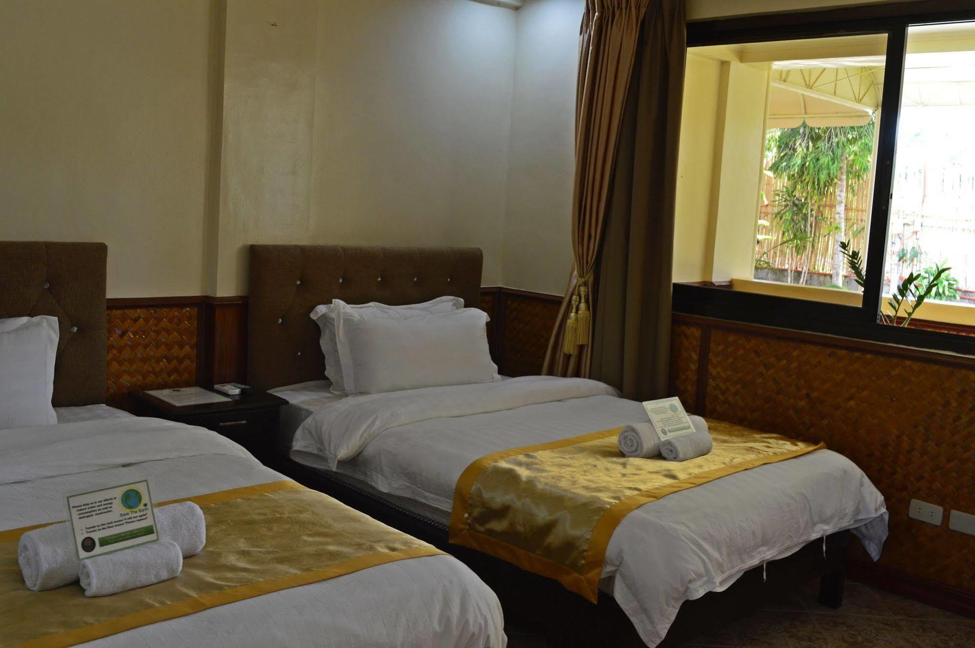 Palawan Seaview Resort Puerto Princesa Ngoại thất bức ảnh