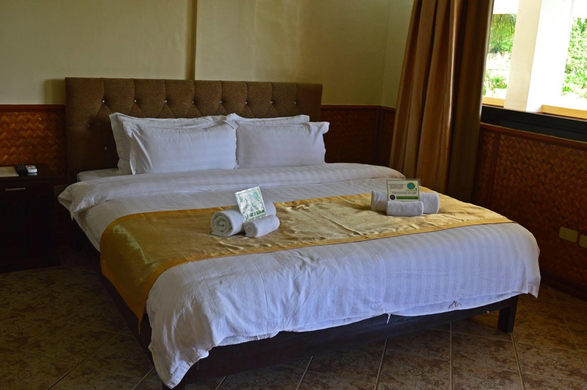 Palawan Seaview Resort Puerto Princesa Ngoại thất bức ảnh
