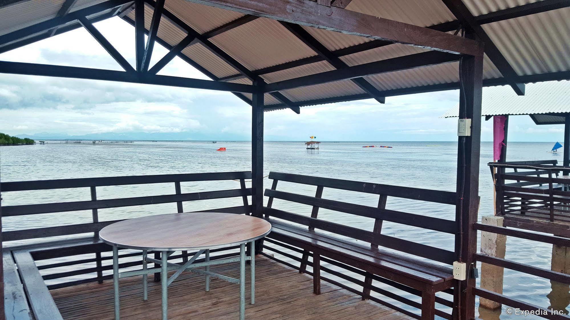 Palawan Seaview Resort Puerto Princesa Ngoại thất bức ảnh